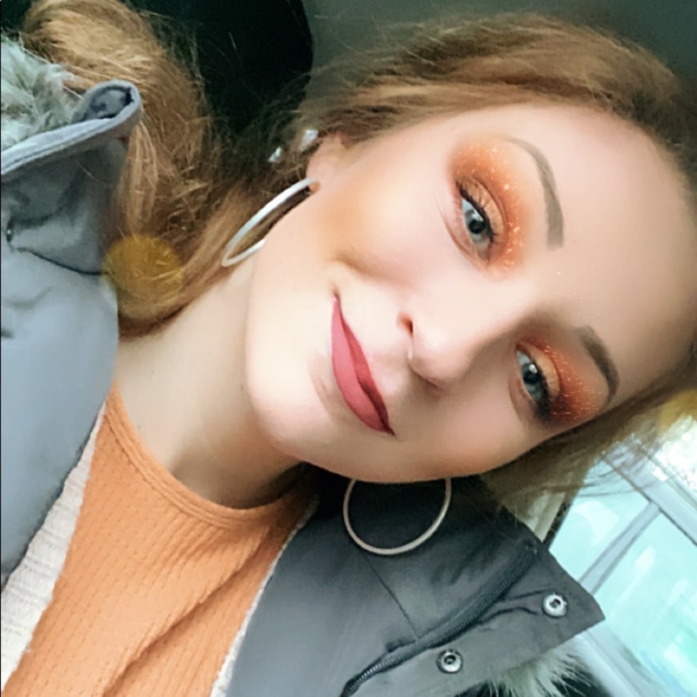 Meet your Posher, Hannah